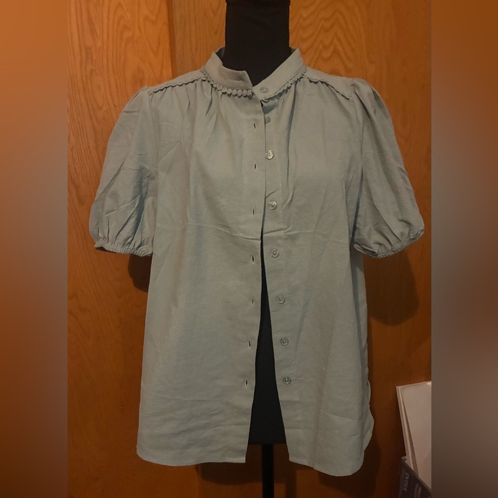 🎉BUNDLE & SAVE🎉Light Green Button-Up Blouse